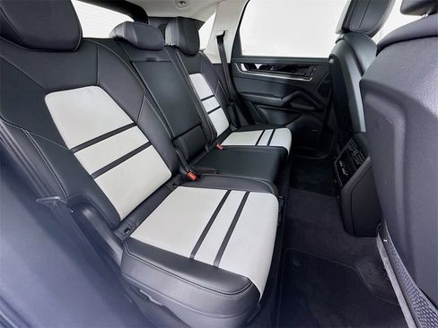 Used 2026 Porsche Cayenne Turbo image 29