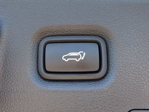 Used 2022 Hyundai Santa Fe Limited FWD image 13