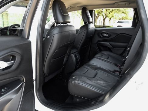 Used 2021 Jeep Cherokee Latitude Lux w/ Comfort/Convenience Group image 50