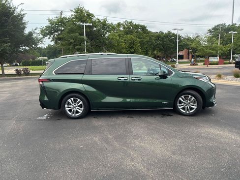 Used 2021 Toyota Sienna Limited AWD/4WD image 22