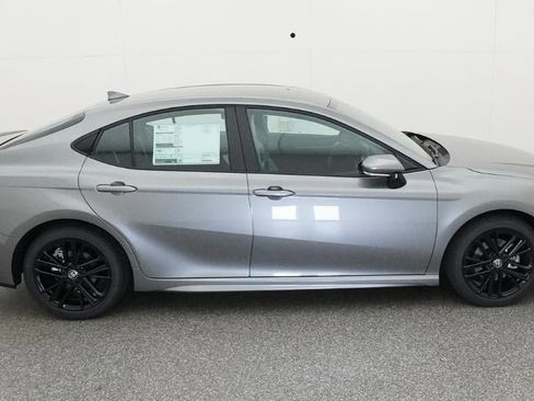 New 2026 Toyota Camry SE FWD image 11