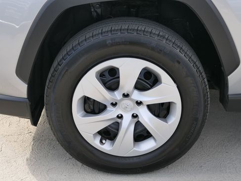 Used 2025 Toyota RAV4 LE image 10