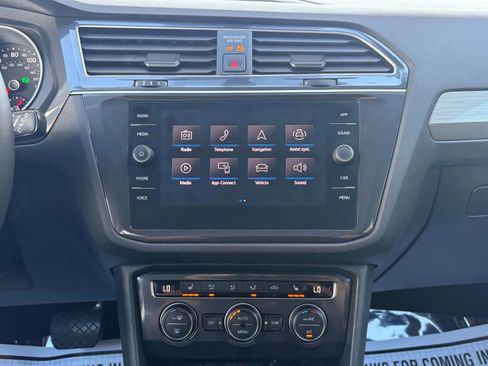 Used 2021 Volkswagen Tiguan SE w/ Panoramic Sunroof Package AWD/4WD image 23