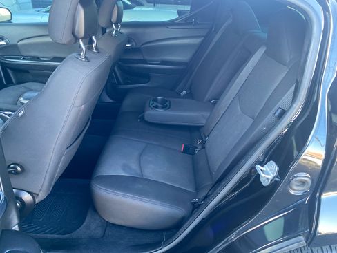 Used 2013 Dodge Avenger SE image 11