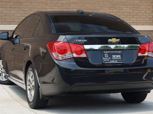Used 2016 Chevrolet Cruze LS FWD image 11