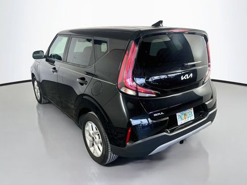 Used 2023 Kia Soul LX w/ LX Technology Package FWD image 6