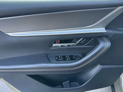 Certified 2025 MAZDA CX-70 3.3 Turbo w/ Premium Plus Pkg image 12