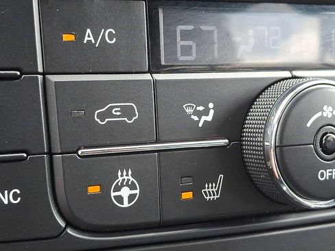 Used 2019 Dodge Grand Caravan GT FWD image 23