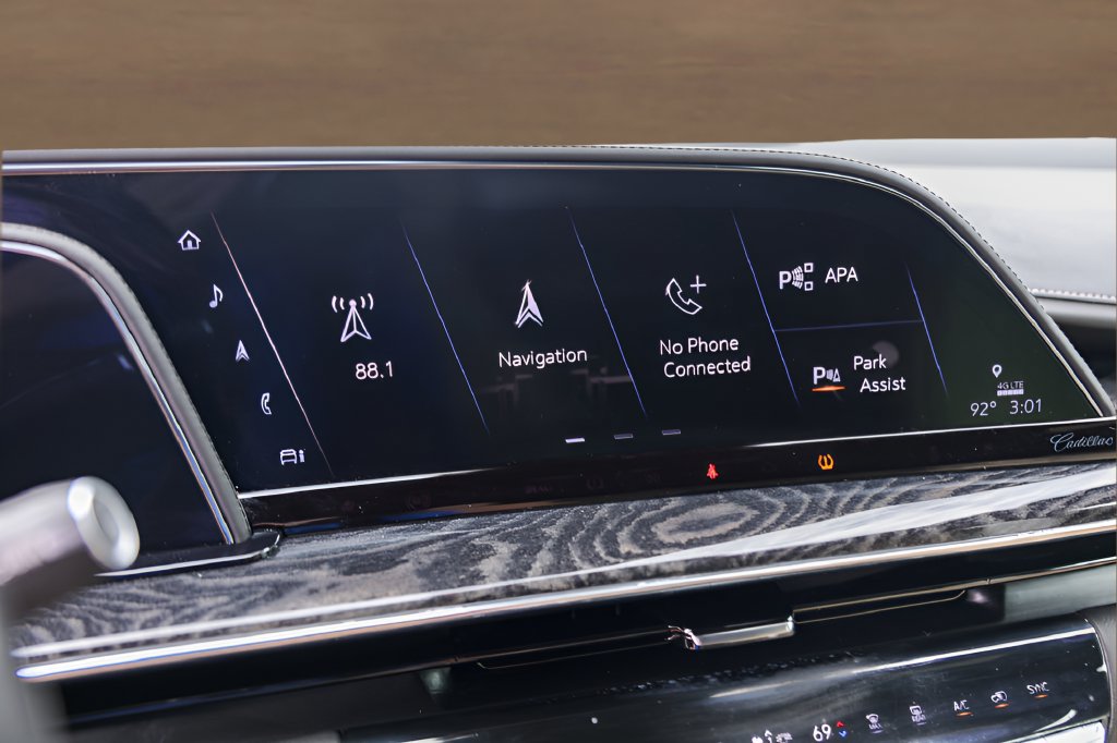 Used 2021 Cadillac Escalade ESV Premium Luxury w/ Performance Package RWD image 16