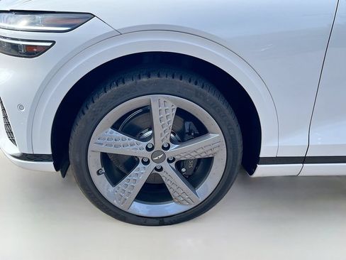 Used 2024 Genesis GV70 3.5T Sport w/ Sport Advanced Package AWD/4WD image 31