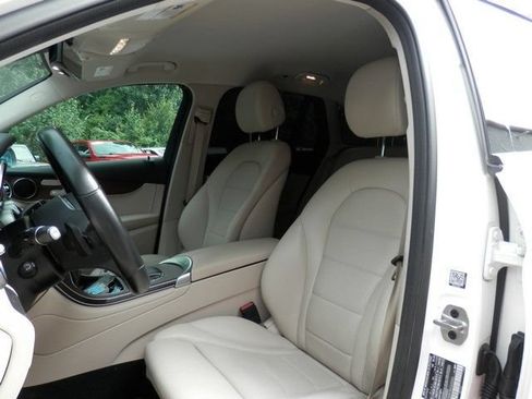 Used 2022 Mercedes-Benz GLC 300 4MATIC image 18