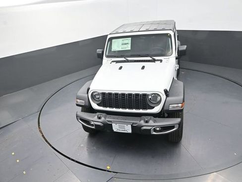 New 2026 Jeep Gladiator Sport AWD/4WD image 13