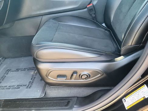 New 2025 Jeep Grand Cherokee Altitude image 15