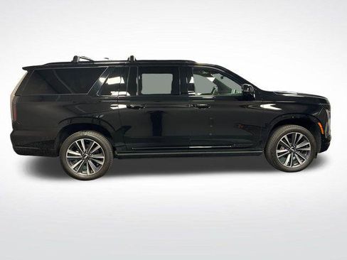 Certified 2025 Cadillac Escalade ESV Sport AWD/4WD image 38