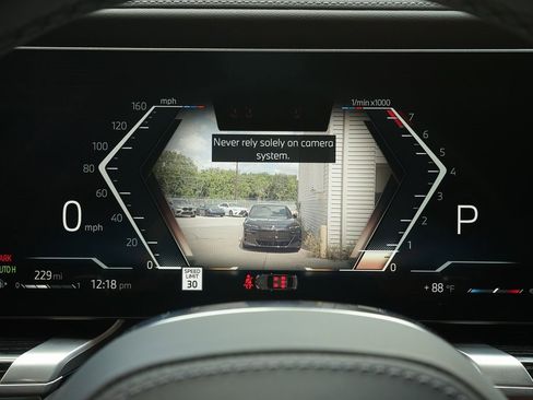 Used 2025 BMW 740i image 9