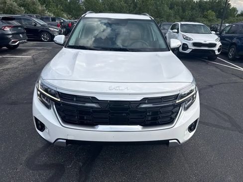 Certified 2024 Kia Seltos SX w/ SX Sunroof Package AWD/4WD image 3