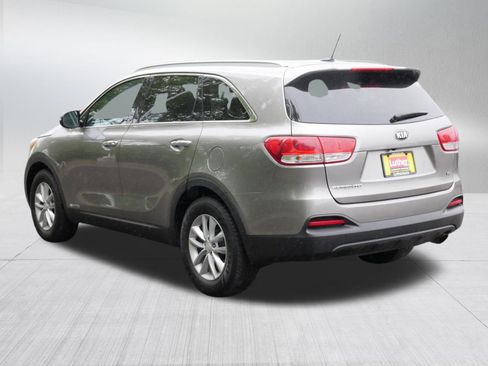 Used 2018 Kia Sorento LX AWD/4WD image 5
