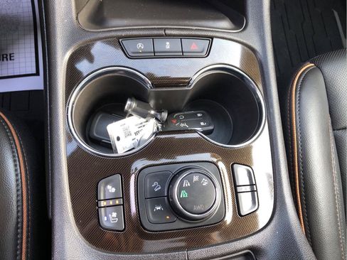 Used 2023 GMC Acadia AT4 w/ Preferred Package AWD/4WD image 19