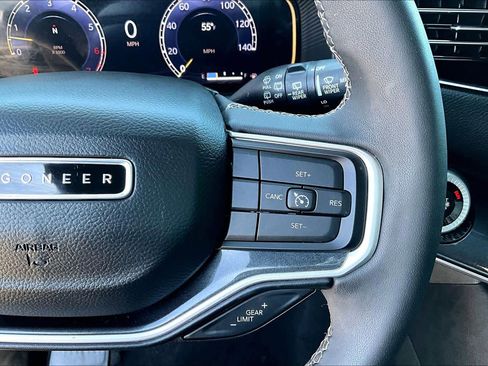 Used 2023 Jeep Wagoneer 2WD image 24