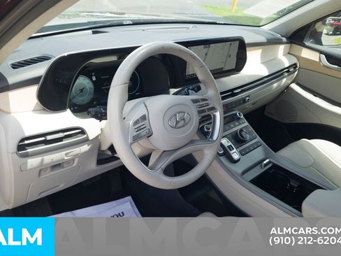 Used 2024 Hyundai Palisade Limited FWD image 16