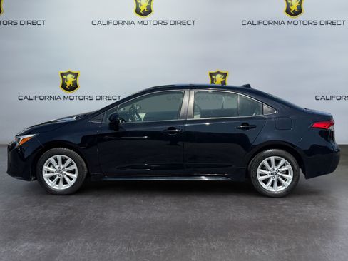 Used 2023 Toyota Corolla LE w/ LE Convenience Package FWD image 2