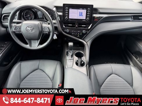 Used 2024 Toyota Camry SE image 14