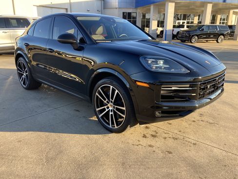 Used 2024 Porsche Cayenne Coupe image 3