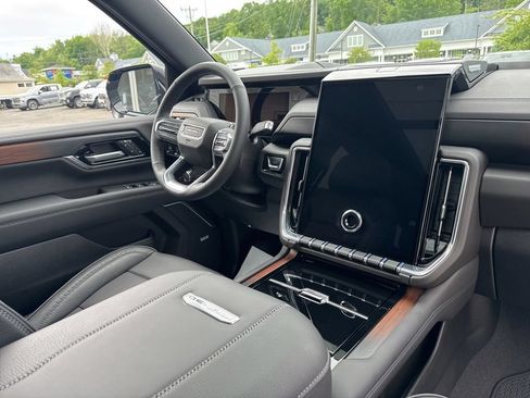 Used 2026 GMC Yukon Denali w/ Sun & Power Step Package AWD/4WD image 45