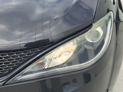 Used 2019 Chrysler Pacifica Touring Plus w/ S Appearance Package image 5