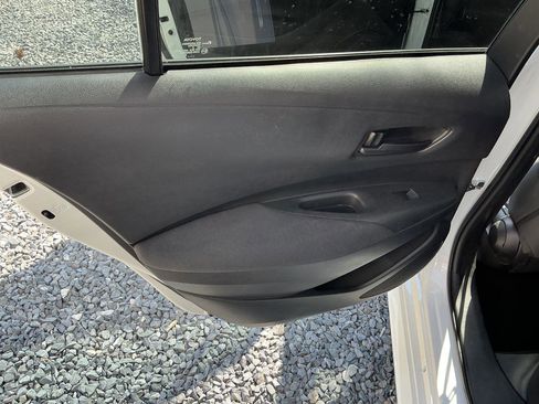 Used 2022 Toyota Corolla LE FWD image 16