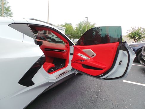 Used 2023 Chevrolet Corvette Stingray Premium Cpe w/ Z51 Performance Package RWD image 34