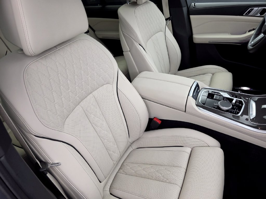 Certified 2024 BMW X5 M60i w/ Climate Comfort Package AWD/4WD image 28