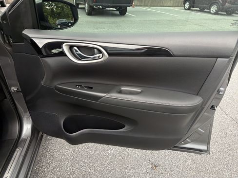 Used 2019 Nissan Sentra SV FWD image 17