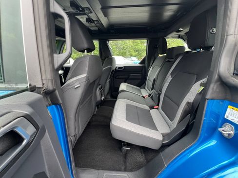 Used 2025 Ford Bronco 4-Door AWD/4WD image 19