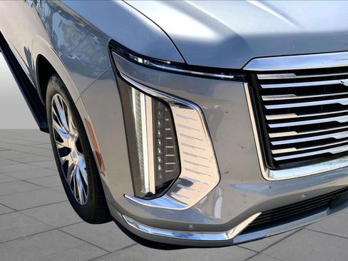 Used 2025 Cadillac Escalade Premium Luxury Platinum w/ LPO, Floor Liner Package AWD/4WD image 26