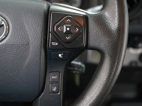 Used 2018 Toyota Tacoma SR image 16