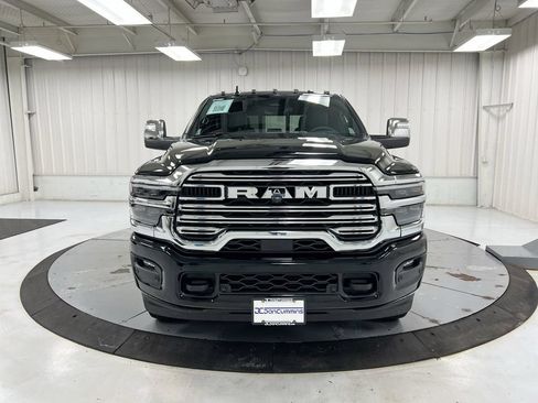Used 2025 RAM 3500 Laramie AWD/4WD image 2