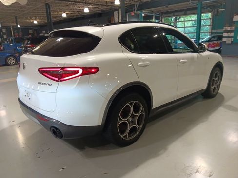 Used 2023 Alfa Romeo Stelvio Ti AWD/4WD image 10