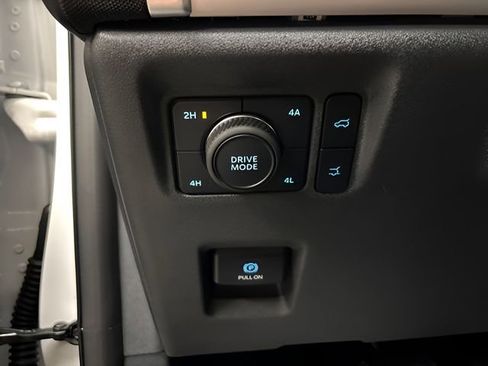 Used 2025 Ford Expedition Max Active AWD/4WD image 38