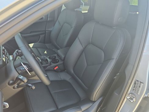 New 2026 Porsche Macan image 5