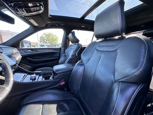 Used 2022 Jeep Grand Cherokee L Overland w/ Luxury Tech Group IV AWD/4WD image 20