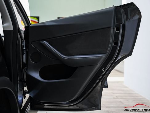 Used 2024 Tesla Model Y Long Range AWD/4WD image 50