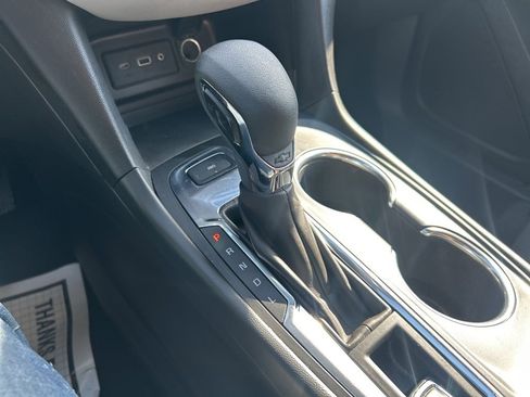 Used 2023 Chevrolet Equinox LT image 37