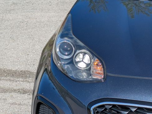 Used 2022 Kia Sportage LX image 10