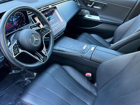 Used 2024 Mercedes-Benz E 350 4MATIC Sedan image 4