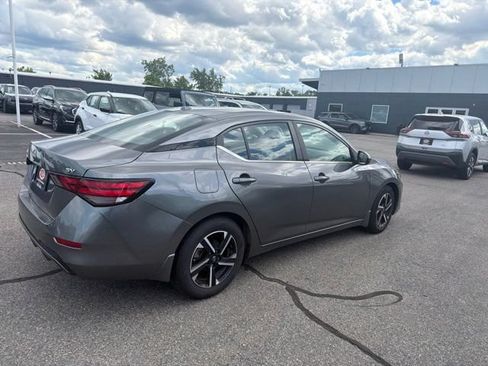 Used 2024 Nissan Sentra SV FWD image 5