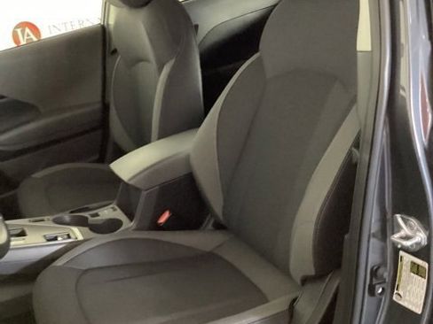 Used 2025 Subaru Crosstrek 2.0i Premium w/ Convenience Package #2 image 12