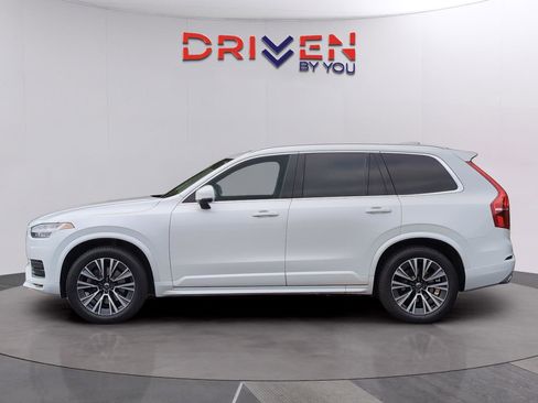 Used 2020 Volvo XC90 T5 Momentum FWD image 2