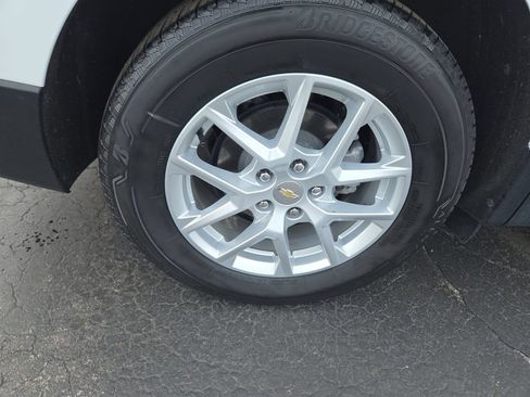 Used 2024 Chevrolet Equinox LT w/ LPO, Floor Liner Package AWD/4WD image 22