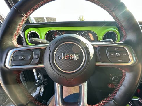 Used 2021 Jeep Wrangler Rubicon image 25